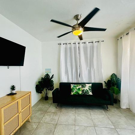 Tropical Getaway Villa Агуадила Екстериор снимка